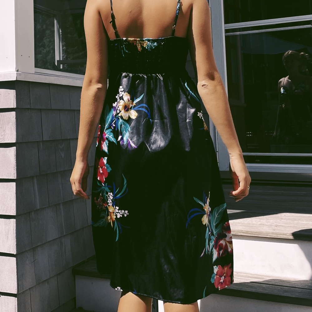 B. Split Hawaiian sundress